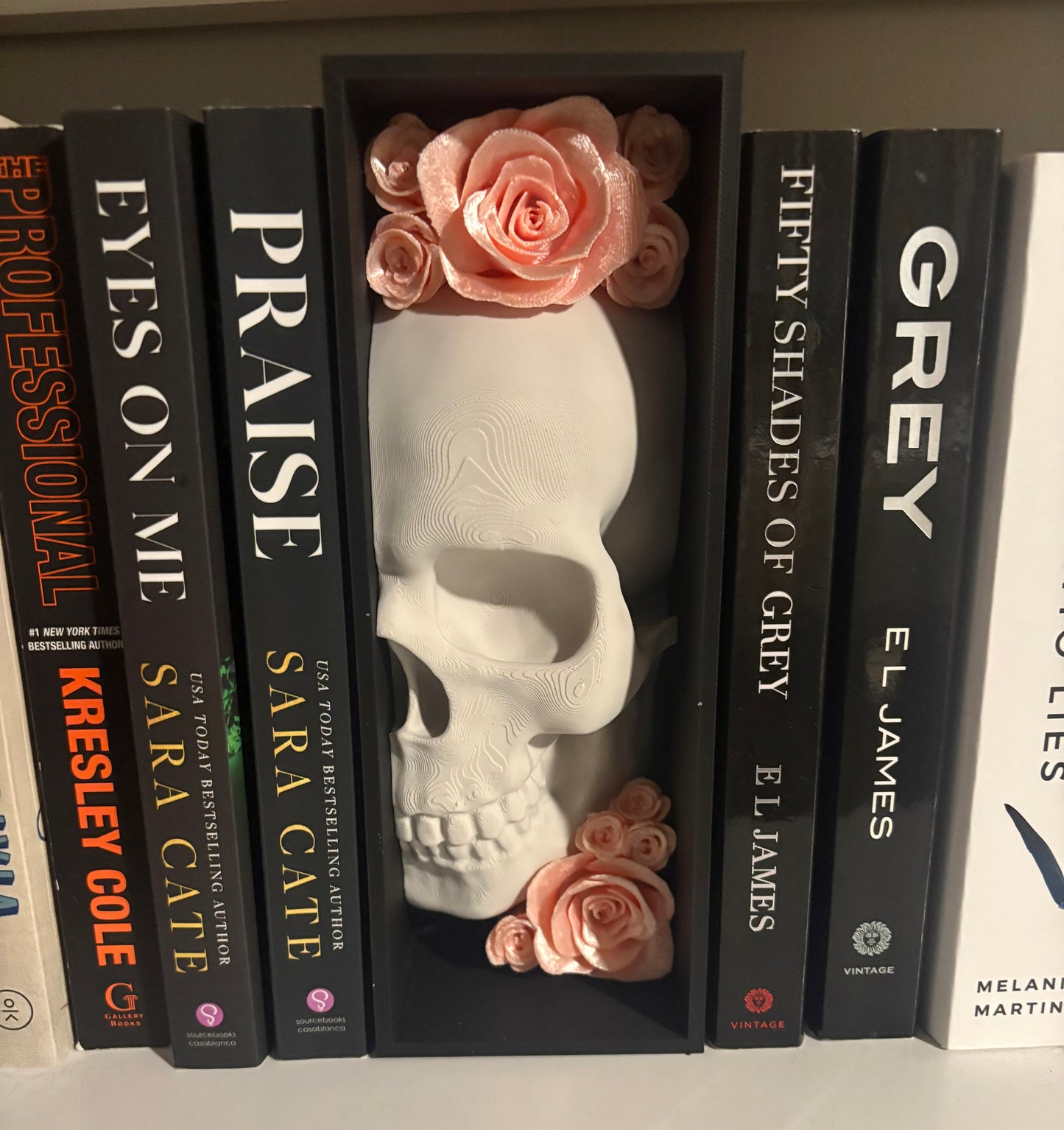 Skull & Roses Book Nook